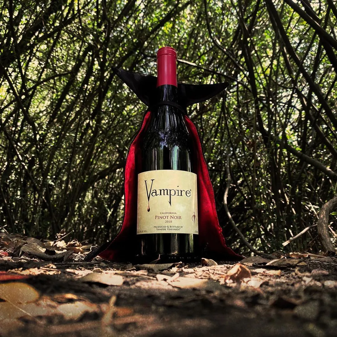 2 BOTTLES VAMPIRE® PINOT NOIR