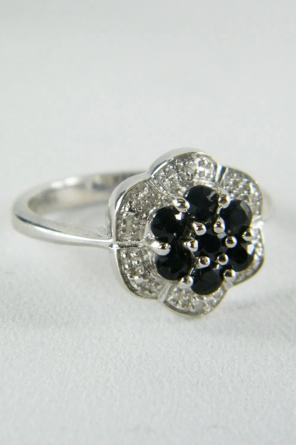 DIAMOND & SAPPHIRE 925 Sterling Silver Cluster Ring (L)